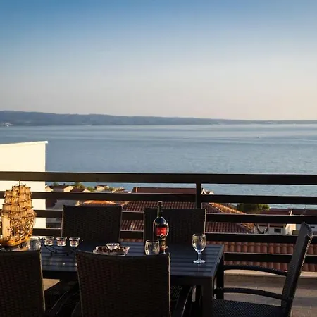 Seaview With Terrace Apartment Podstrana