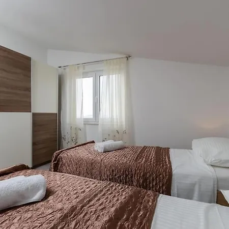 Seaview With Terrace Apartment *