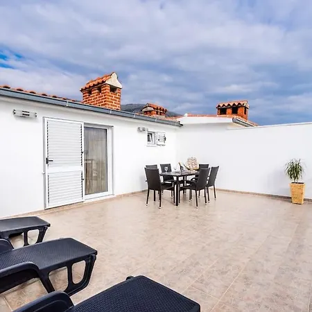 Apartment Seaview With Terrace Podstrana