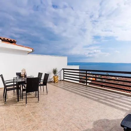 Seaview With Terrace Apartment