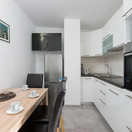 Seaview With Terrace Apartment